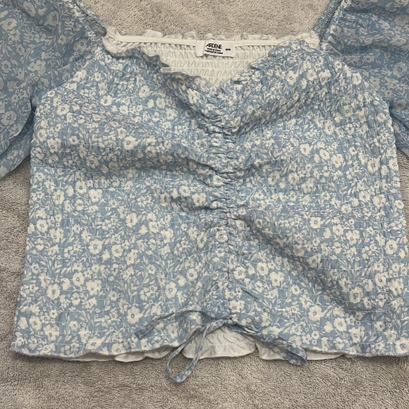 NWOT super flattering top - Picture 3 of 6